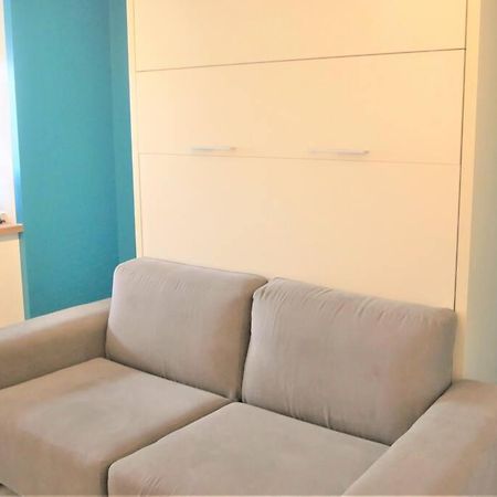 Agreable Studio Situe Dans L'Hyper Centre D'Auray Exterior photo